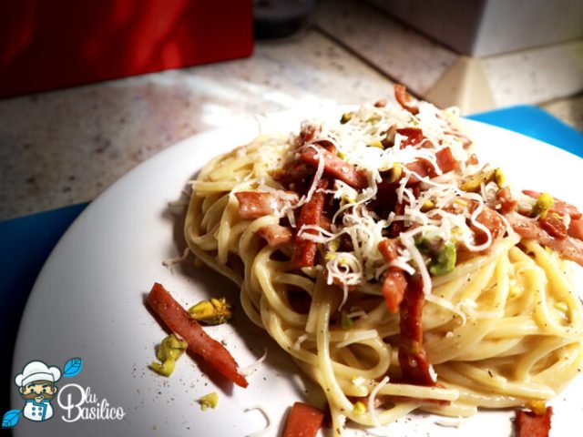 25 – Spaghetti con provolone e mortadella 1
