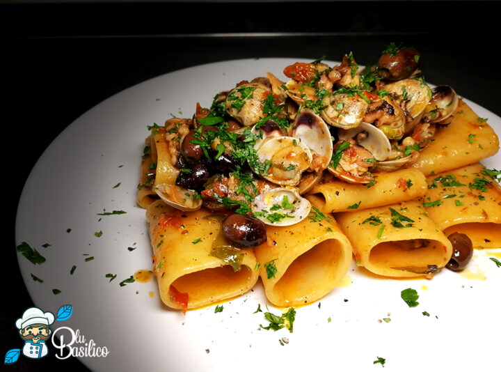 Paccheri con lupini e moscardini