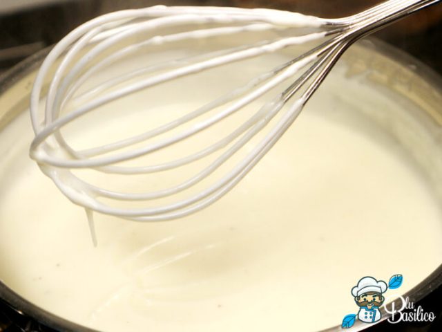 Besciamella fatta in casa: ricetta perfetta senza grumi 11