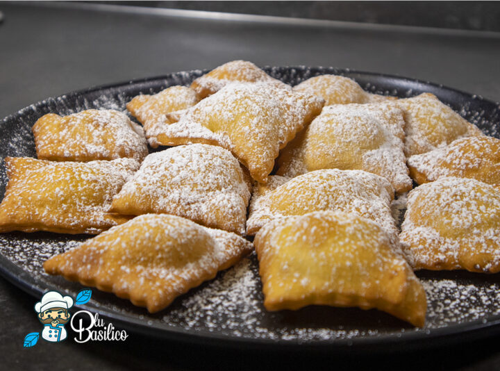 Ravioli dolci con crema pasticcera