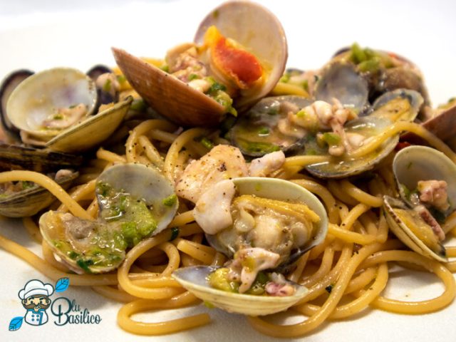 130 – Spaghetti con zucchine vongole fasolari calamari 14