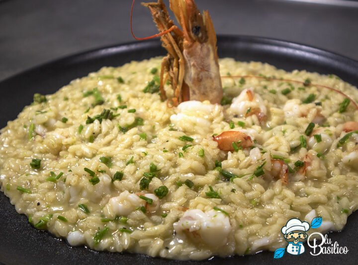 Risotto con asparagi selvatici e gamberoni